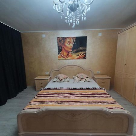 Kriss Apartment Luxury Targu Jiu Exterior photo