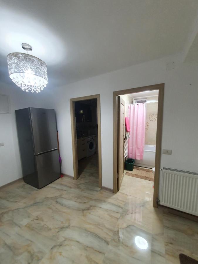 Kriss Apartment Luxury Targu Jiu Exterior photo