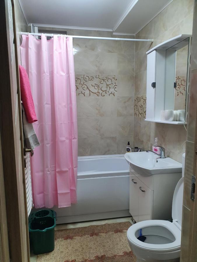 Kriss Apartment Luxury Targu Jiu Exterior photo