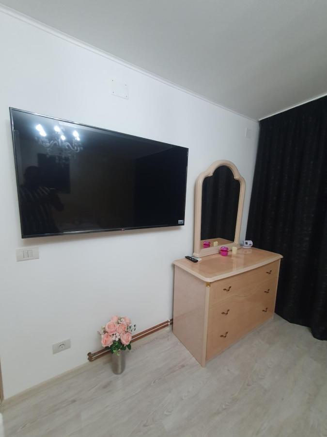 Kriss Apartment Luxury Targu Jiu Exterior photo
